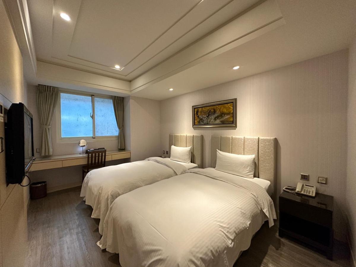 Link World Hotel Taipei Extérieur photo