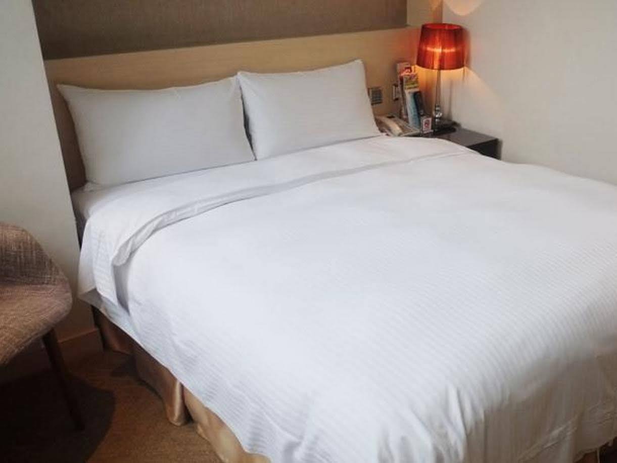 Link World Hotel Taipei Extérieur photo